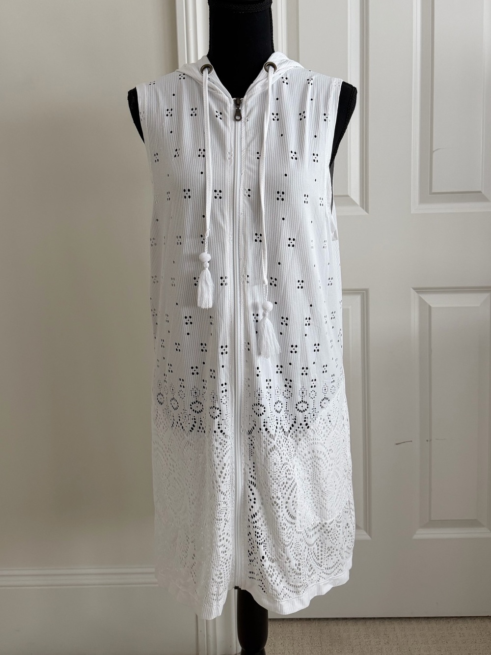 NWT Dotti Zip-front Hooded Cover-up, White, Small